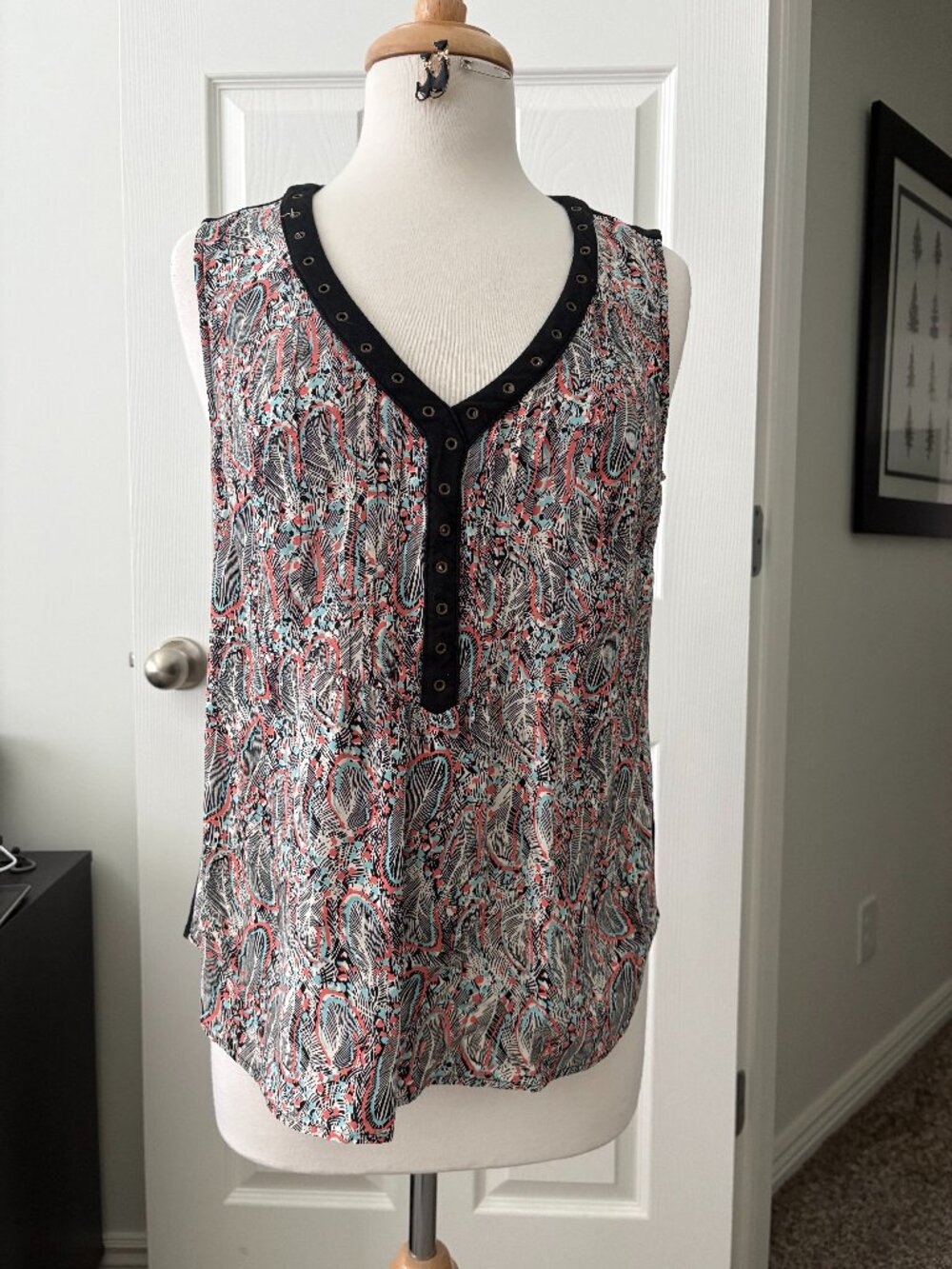 Feather Print Sleeveless Top Daniel Rainn Size S